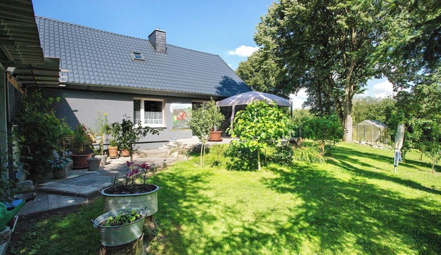 Holiday Home 'Rustikales Ferienhaus' with Private Terrace, Wi-Fi and Air Conditioning