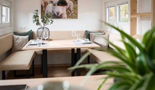 Holiday Home 'Tiny House Raum Käpsele' with Private Terrace, Wi-Fi and Air Conditioning