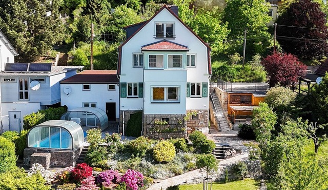 Holiday Home 'Weitblick' with Mountain View, Private Terrace and Wi-Fi