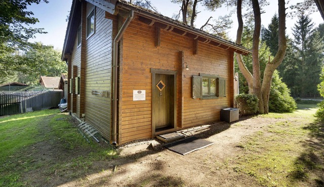 Holiday Home 'Wildgans' with Shared Terrace, Communal Garden and Wi-Fi