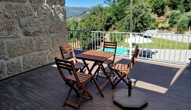 Holiday Home 'With 2 Bedrooms' with Lake View, Wi-Fi and Air Conditioning