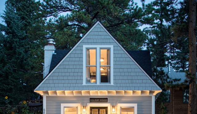 Holiday House - Modern Mountain Escape GMF Lic # 26