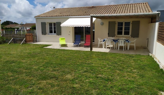 Holiday house at the foot of bike paths 5 km from the beaches