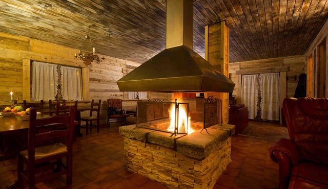 HOLIDAY HOUSE BED & BREAKFAST