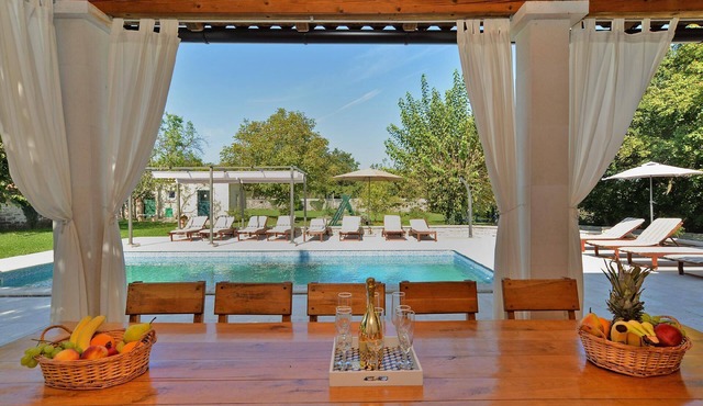 Holiday house for 16 persons approx. 300 qm in Rojnici, Istria (Interior of Istria)