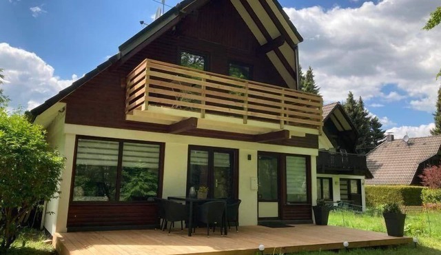 Holiday House in Feriendorf Silbersee with Private Parking