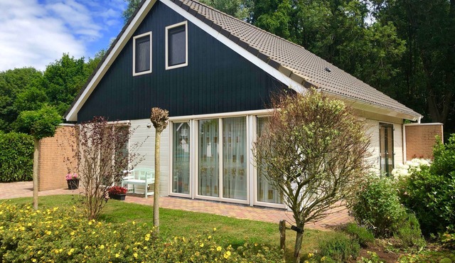 Holiday house in Drenthe with lots of luxury o.a. Outdoor sauna, lounge set, bbq