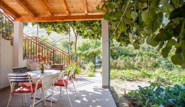 Holiday house River-directly to the river: - Zrnovnica, Riviera Split, Croatia