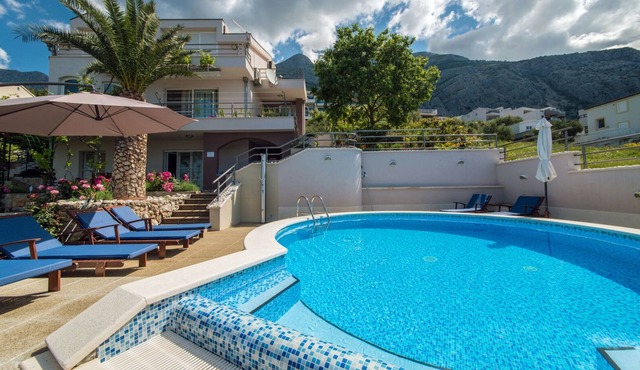 Holiday house Villa Iva + heated pool + whirlpool
