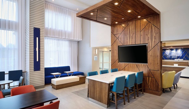 Holiday Inn Express and Suites Kitchener Southeast by IHG