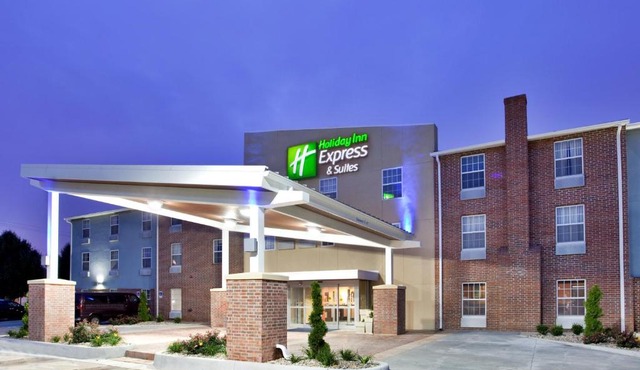 Holiday Inn Express Hotel & Suites North Kansas City by IHG