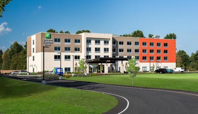 Holiday Inn Express Queensbury-Lake George Area by IHG