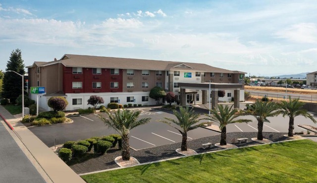 Holiday Inn Express Redding North by IHG