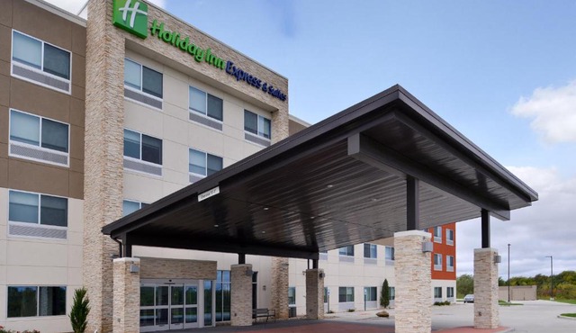 Holiday Inn Express & Suites - Kansas City - Lee's Summit by IHG