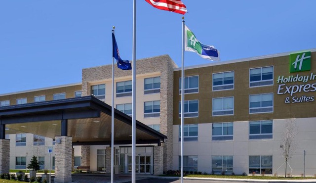 Holiday Inn Express & Suites - Brighton South - US 23 by IHG