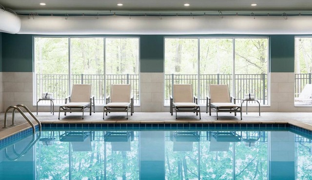 Holiday Inn Express & Suites Chicago Matteson by IHG