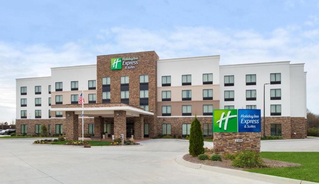 Holiday Inn Express & Suites Monroe by IHG