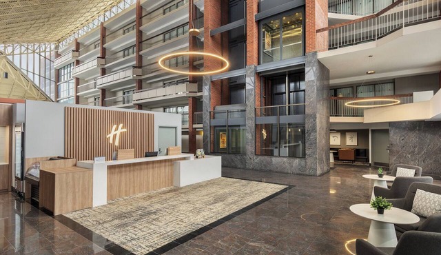 Holiday Inn Oakville Centre by IHG