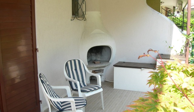 Holiday home with garden and shared pool
