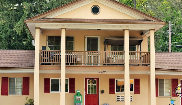 Holiday Motel