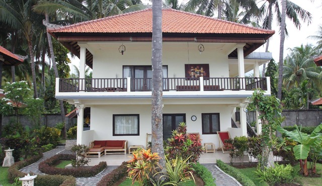 Holiday room beachfront