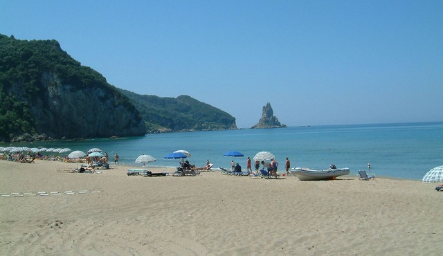 Holiday Studio Apartments "yannis" on the beach of Agios Gordios in Corfu