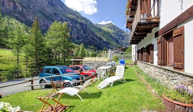 Holiday Studio 'Lo Peiglo' with Mountain View and Garden