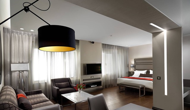 Holiday Suites