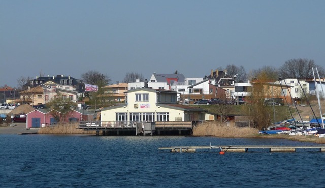 Holiday three-minute walk from the lake - for up to 4 adults and 1 baby