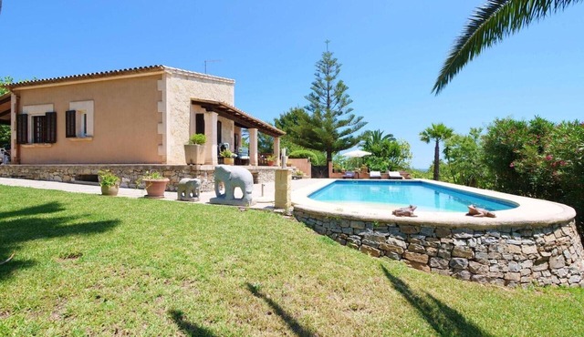 Holiday Villa "Sa Vinyeta de Son Jaumell" with Wi-Fi, Pool, Garden & Terrace