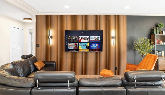 HOLIDAYS BunkBedsDreams- NAIT/Royal Alex hospital/Rogers place/WEM/Sleeps 14