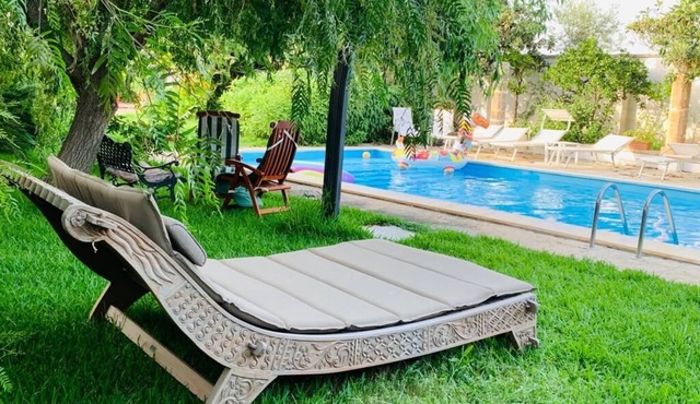 HOLIDAYS IN SALENTO: MASSERIA POOL SUN AND SEA! PETS ARE WELCOME!