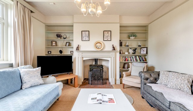 Holly Farm - Five Bedroom House, Sleeps 10