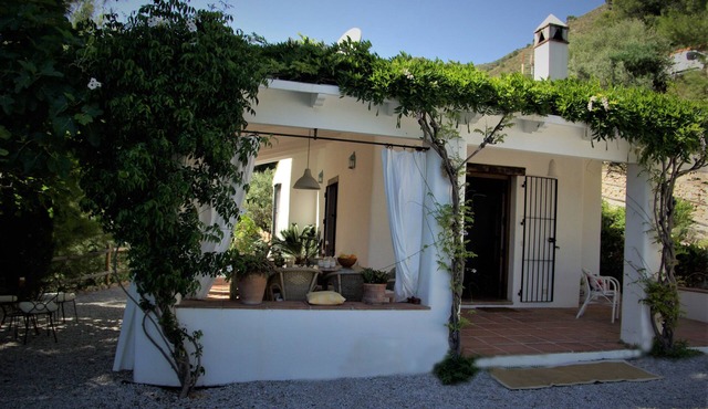 Holy Fountain. Country house in Frigiliana, with views of the sea and the mountains.