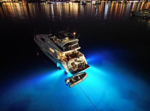 Holyship 4 Cabin Fairline Squadron 65 Motoryacht