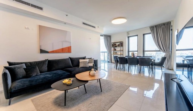 HolySuite J Tower