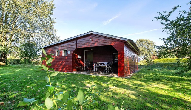 'Holzhaus Grimm' with private terrace and Wi-Fi