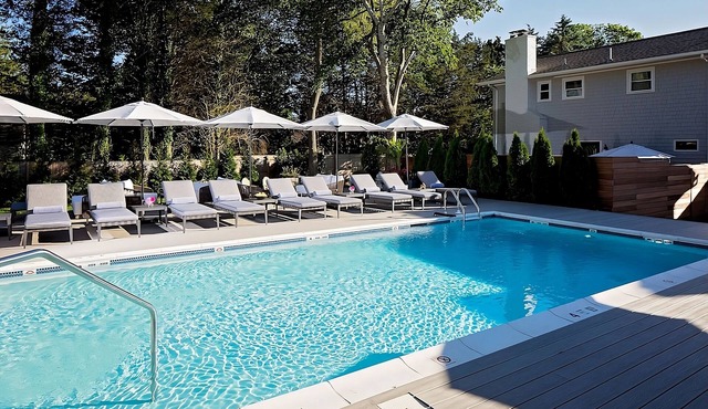 Home-like Accommodations! 3 Convenient Units near Two Mile Hollow Beach!