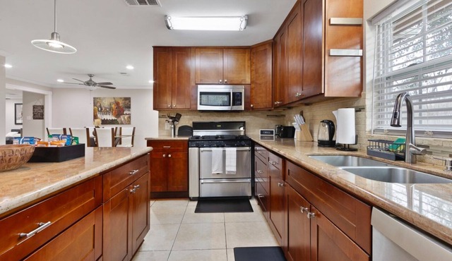 Home Near Downtown/Medical Center/NRG/Galleria