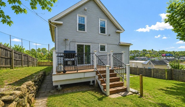 Home Near Parks & Downtown Worcester
