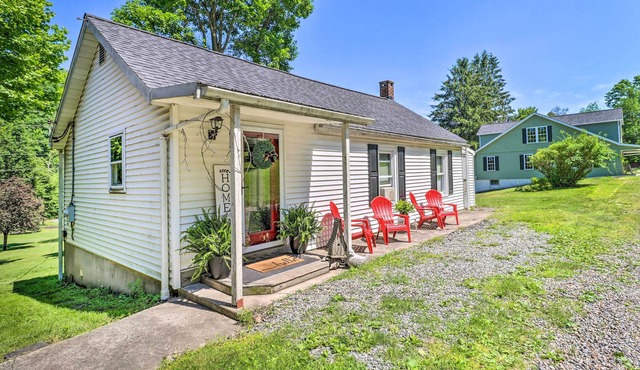 Home on Shared 10 Acres, On-Site Trail Access