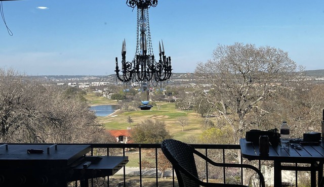 Home overlooks the city near epicenter of eclipse. Private Chef.