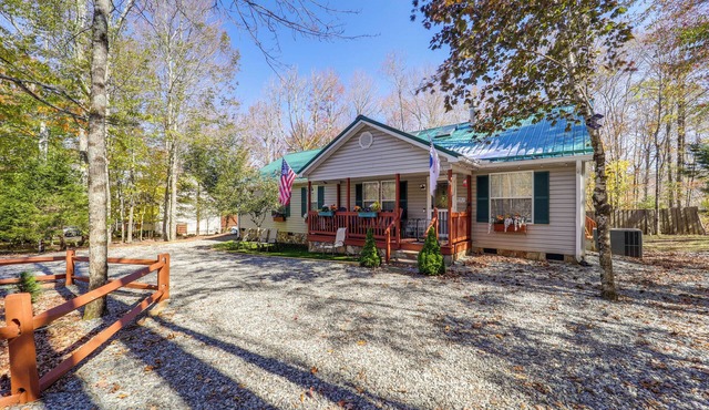 Home w/ Game Room, Hot Tub & Jacuzzi!