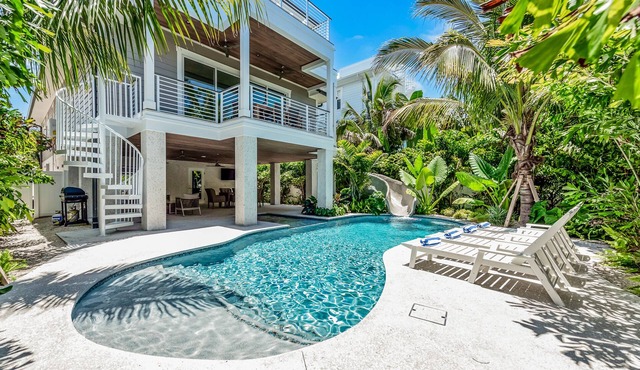 Home with Waterslide, Heated Pool, Spa, Rooftop, Steps to Beach! - Sea The Light