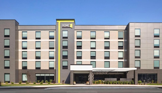 Home2 Suites By Hilton Milwaukee West
