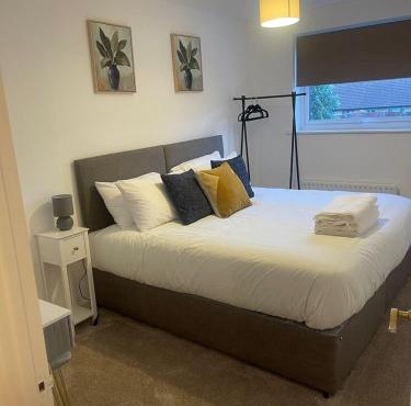 Homely 3-bed home Milton Keynes