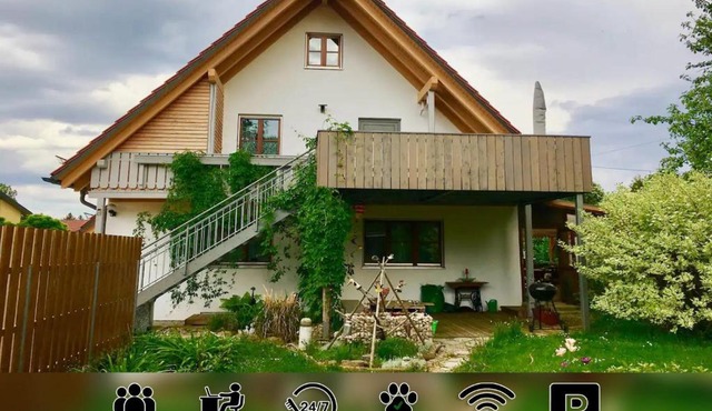 HOMELY STAY in a MODERN GREEN DREAM