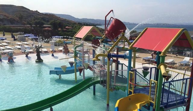 Homerez - 10 m away from the beach! House for 4 ppl. with swimming-pool