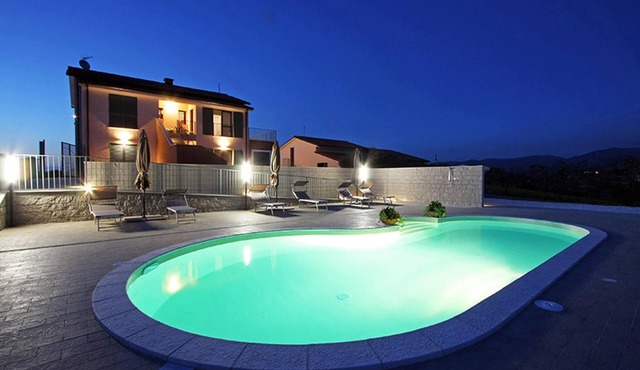 Homerez - Appartement for 4 ppl. with shared pool and garden at Montecastrilli