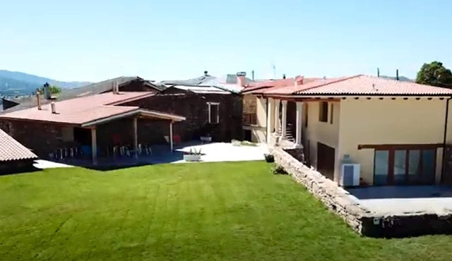 Homerez - Beautiful apartement for 6 ppl. with garden and terrace at Mourisca